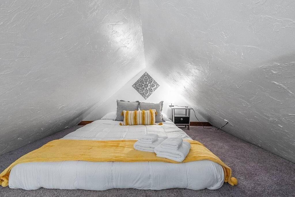 New!! Lovely Unit W/ Private Hot Tub And Patio! Лаконія Екстер'єр фото