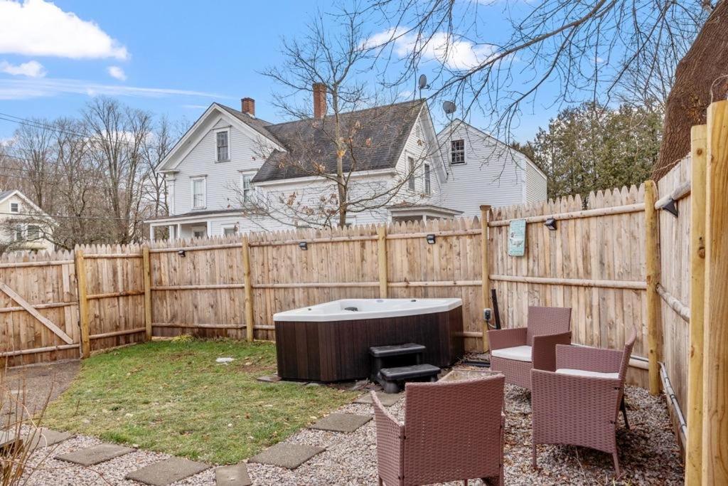 New!! Lovely Unit W/ Private Hot Tub And Patio! Лаконія Екстер'єр фото