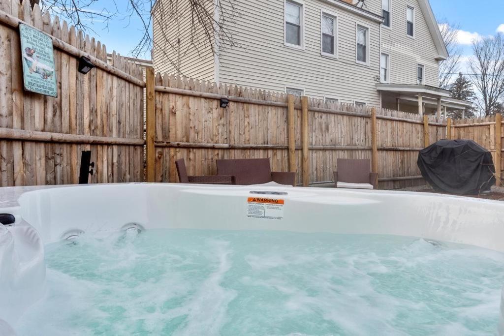 New!! Lovely Unit W/ Private Hot Tub And Patio! Лаконія Екстер'єр фото